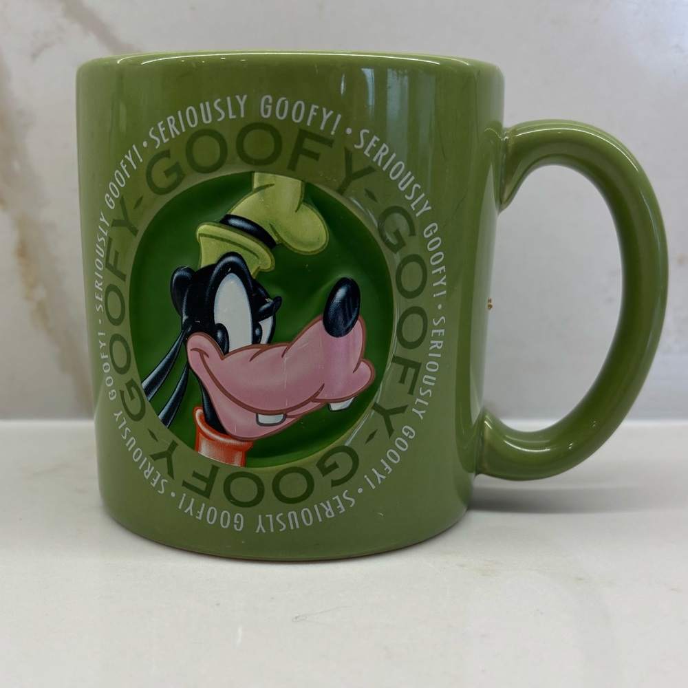 The Disney Store Seriously Goofy Embossed 3D Ceramic Large Coffee Cup Mug Green